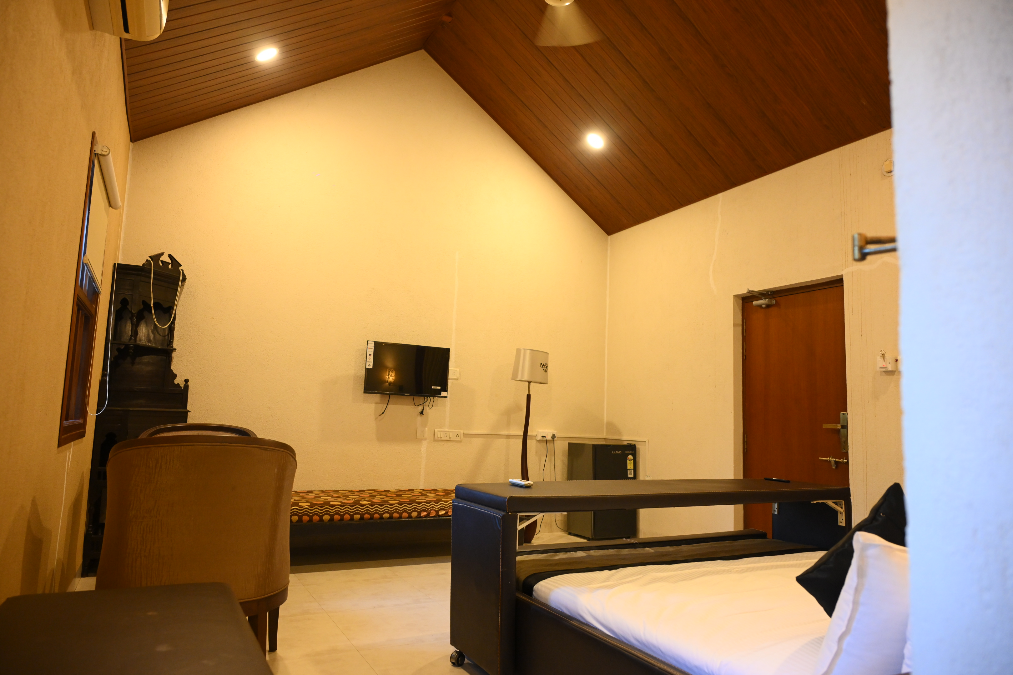 Ambodi Guthu gallery photo 2